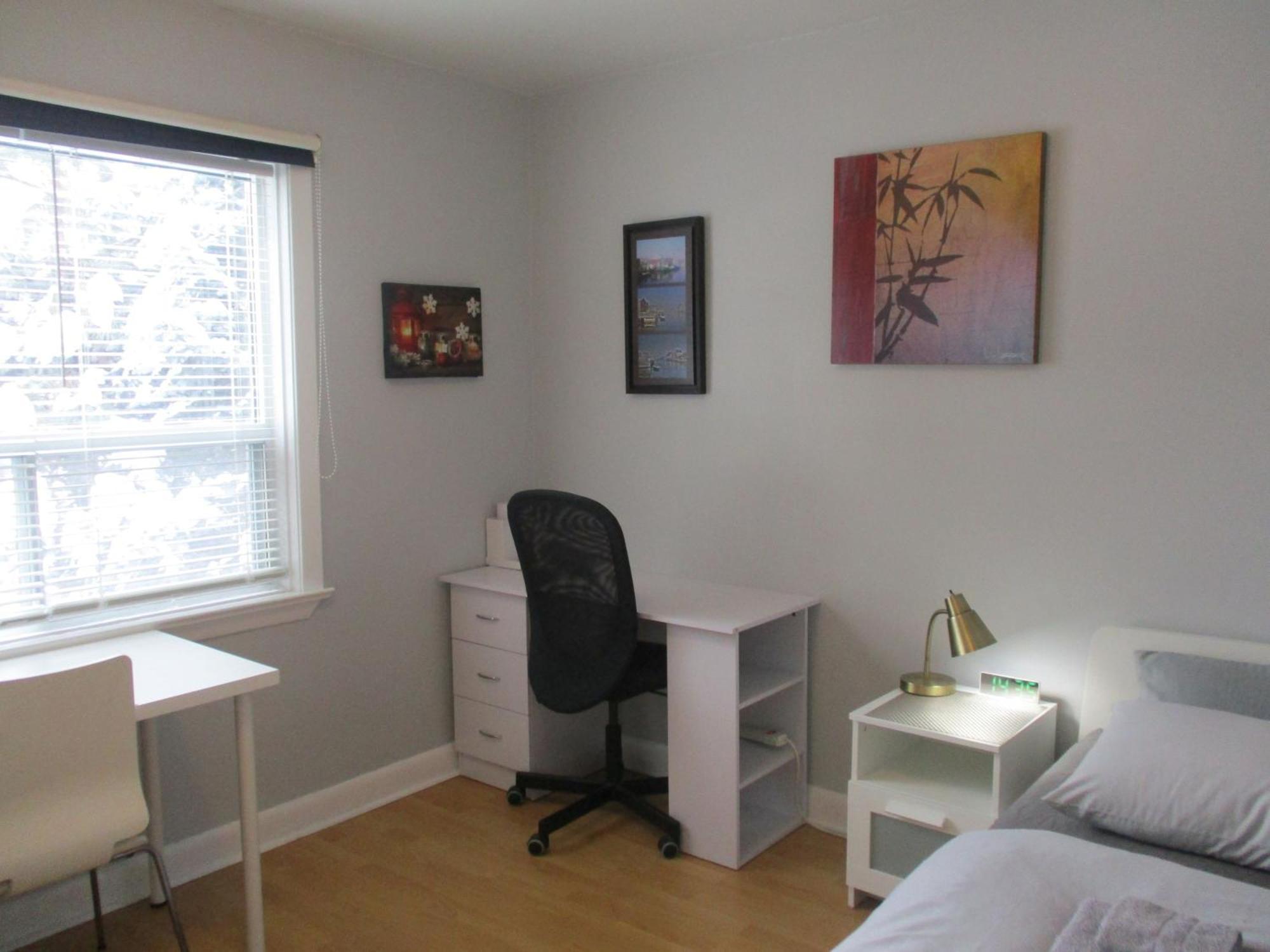 High Park Single Room With Personal Washroom And Kitchen Toronto Zewnętrze zdjęcie