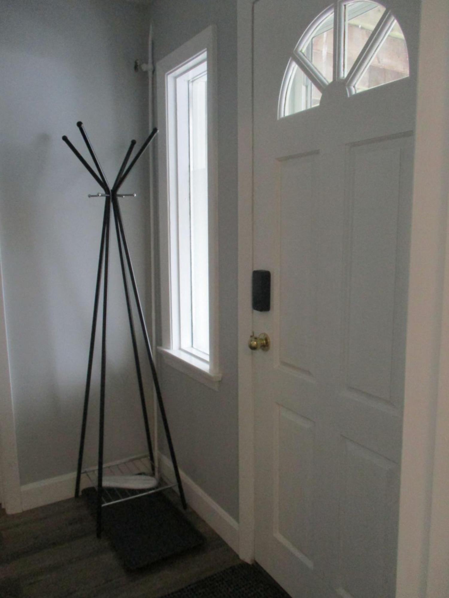High Park Single Room With Personal Washroom And Kitchen Toronto Zewnętrze zdjęcie