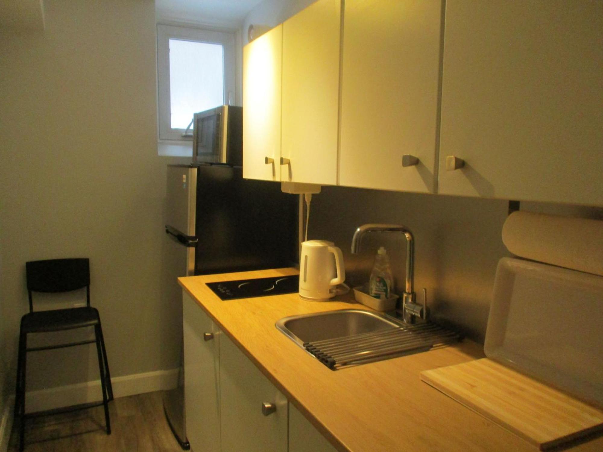High Park Single Room With Personal Washroom And Kitchen Toronto Zewnętrze zdjęcie